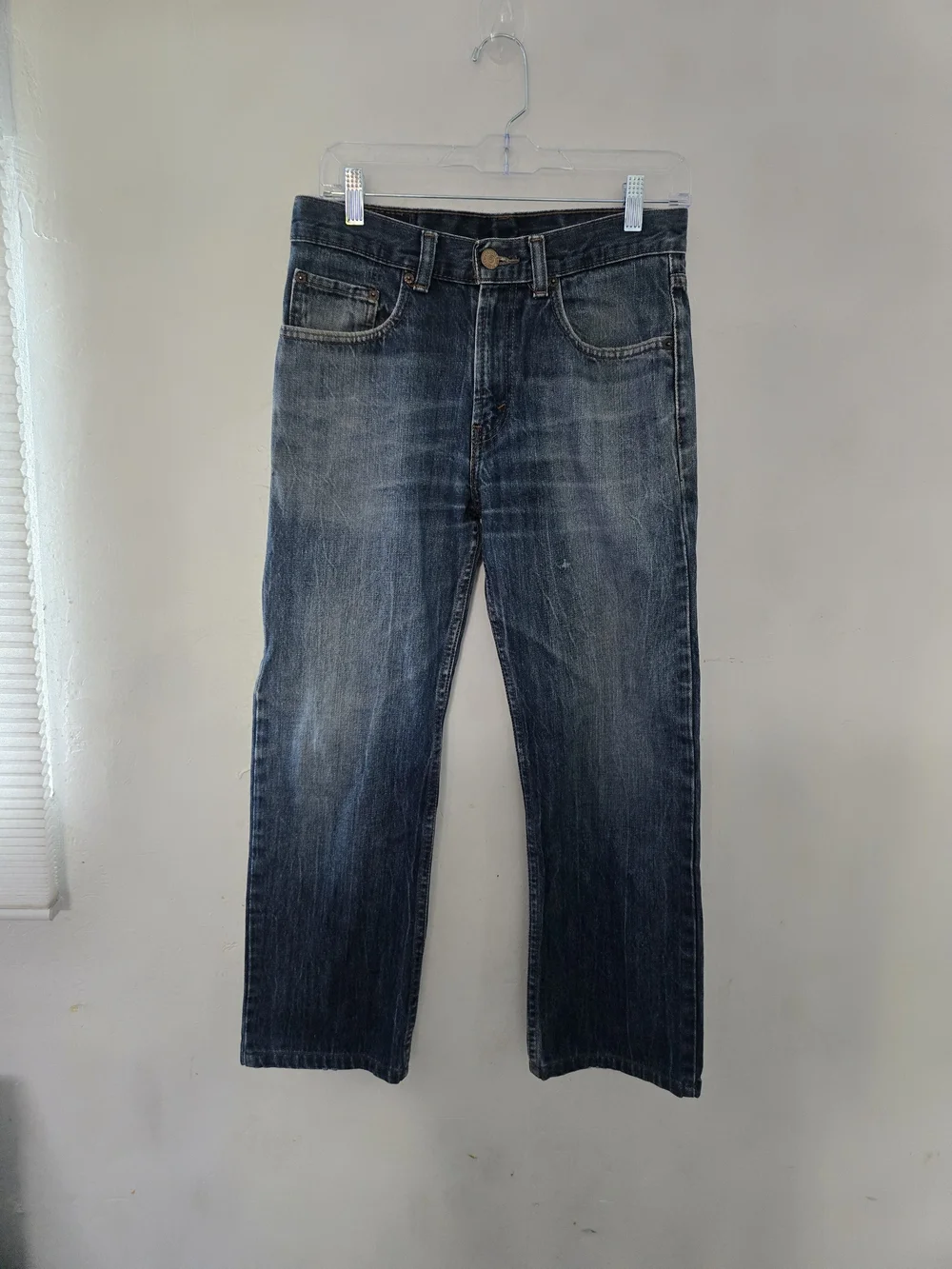 Levi's Men's Straight Jeans in Medium Blue Wash